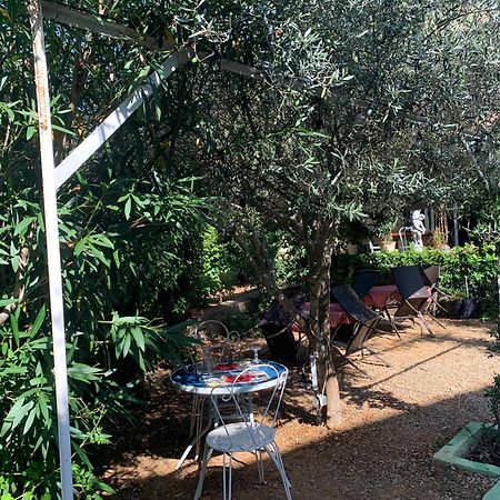 Le Jardin D Ines Hotell Espéraza Exteriör bild